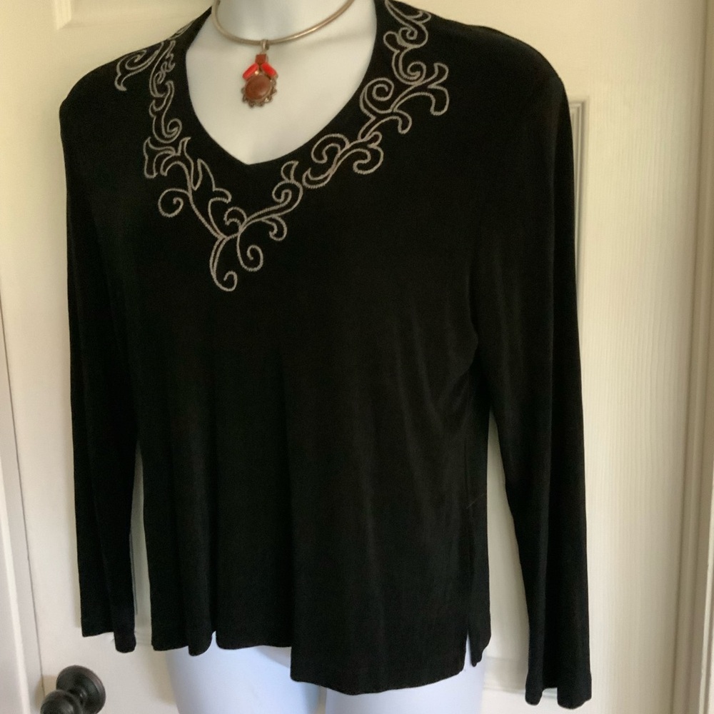 CHICO’S embroidery top